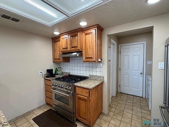 4th image of 1605 Windsor Way