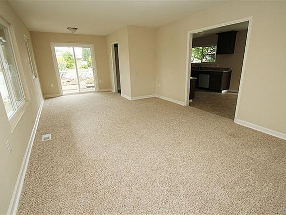 4th image of 145 McKinley Cir