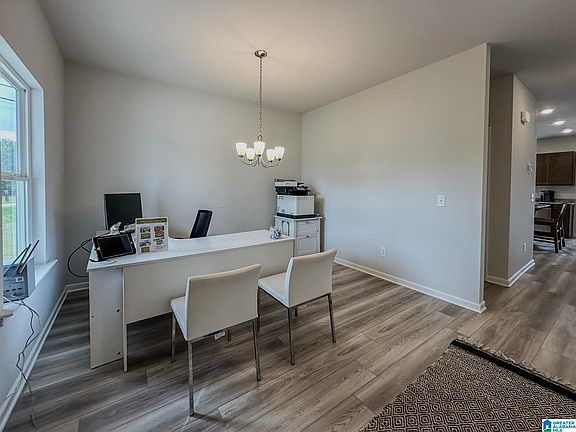 4th image of 11 Wood Ln
