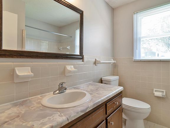 5th image of 1274 Cloverdale Dr