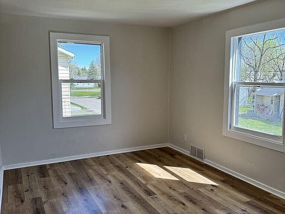 5th image of 32314 Kalamazoo Ct