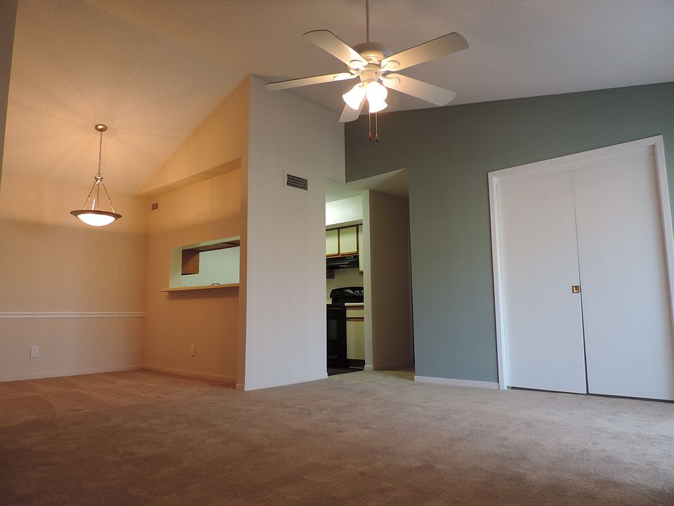 Living / dining Rooms
