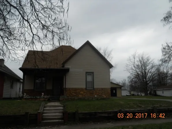 2012 N 22nd St, Terre Haute, IN 47804