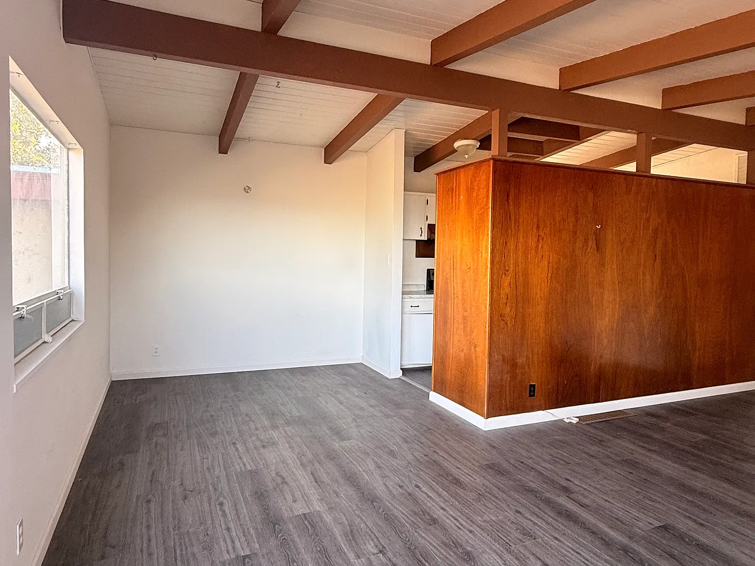 3 bed, 1313 sqft, $3,895 — Photo 4