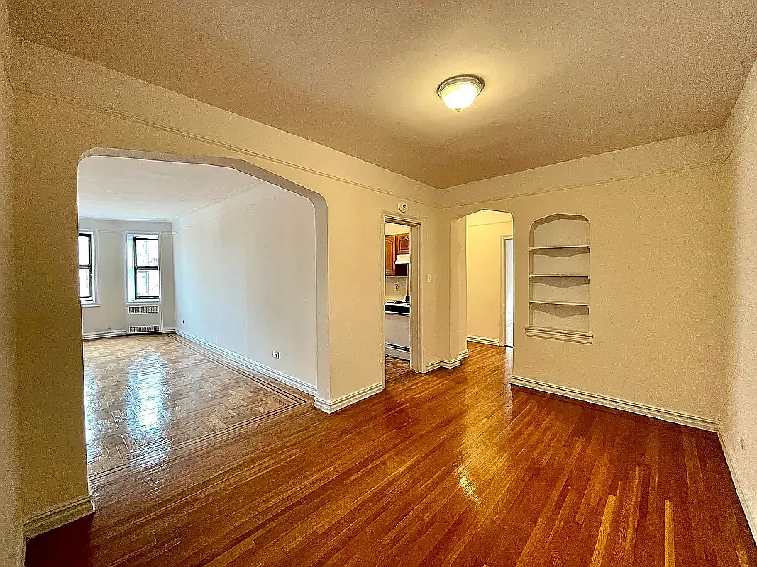 Building Photo - 1001 Avenue H #B3