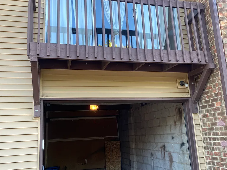 458 Skokie Ln — Photo 2