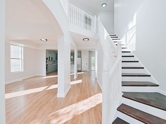 4th image of 7938 Fawnwood Dr