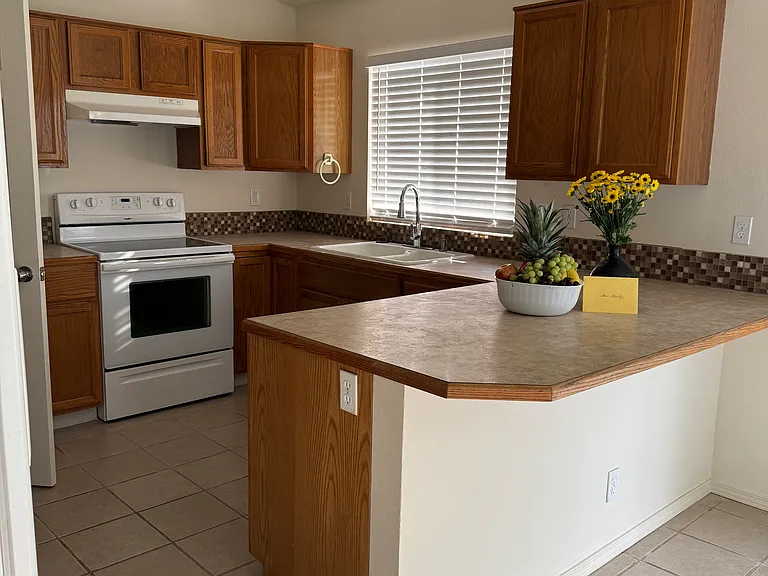 462 Meadowbrook Dr — Photo 11