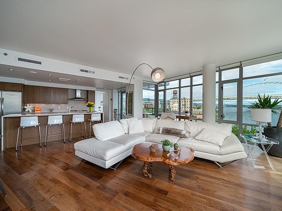 Relax in the spacious living room on the Italian sectional sofa. Enjoy the Bose sound system, wifi and TV entertainment options.