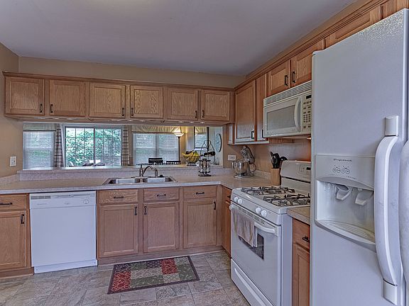 5th image of 1854 Pebble Beach Cir #4