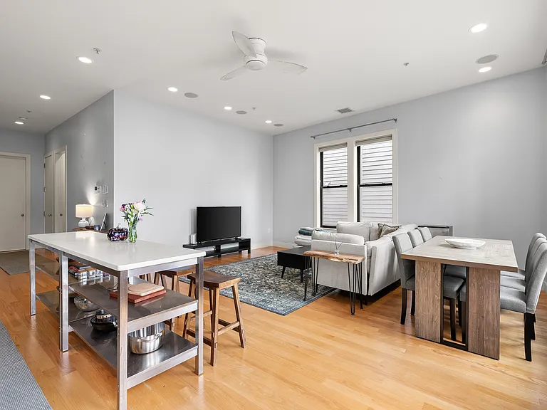 171 W 4th St #4 — Photo 6