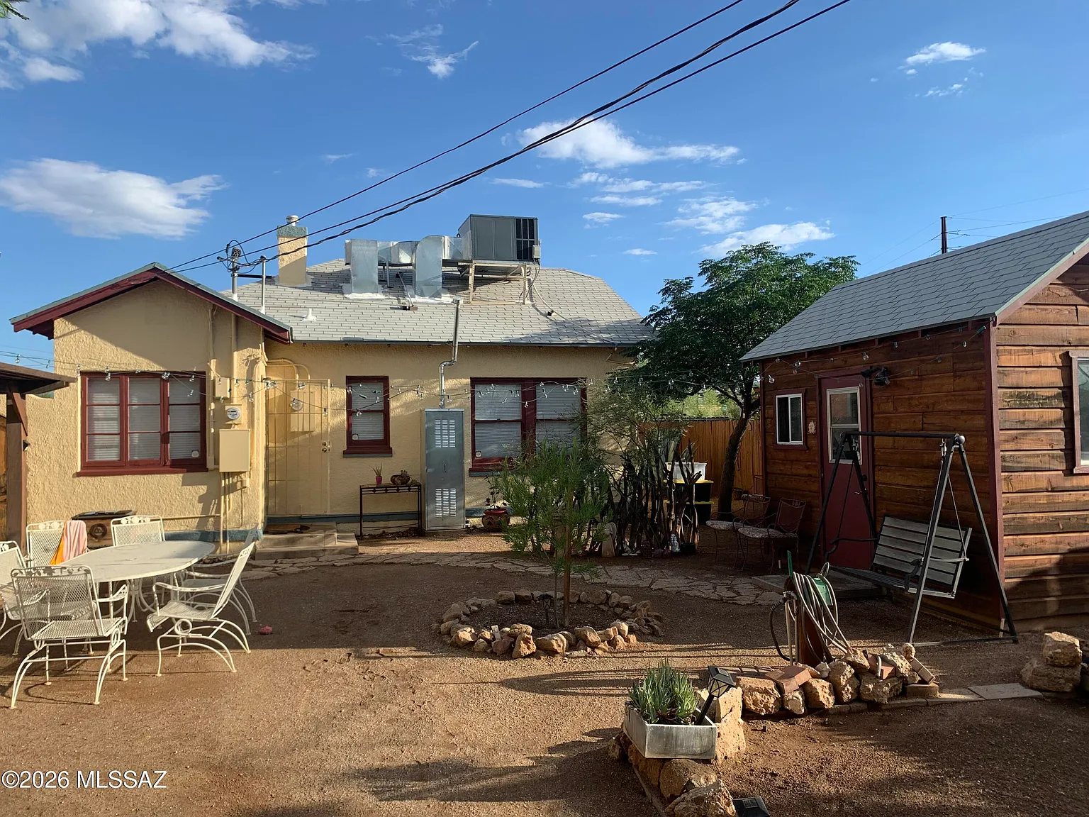 2 bed, 1.0 bath, 825 sqft, $1,425 — Photo 2