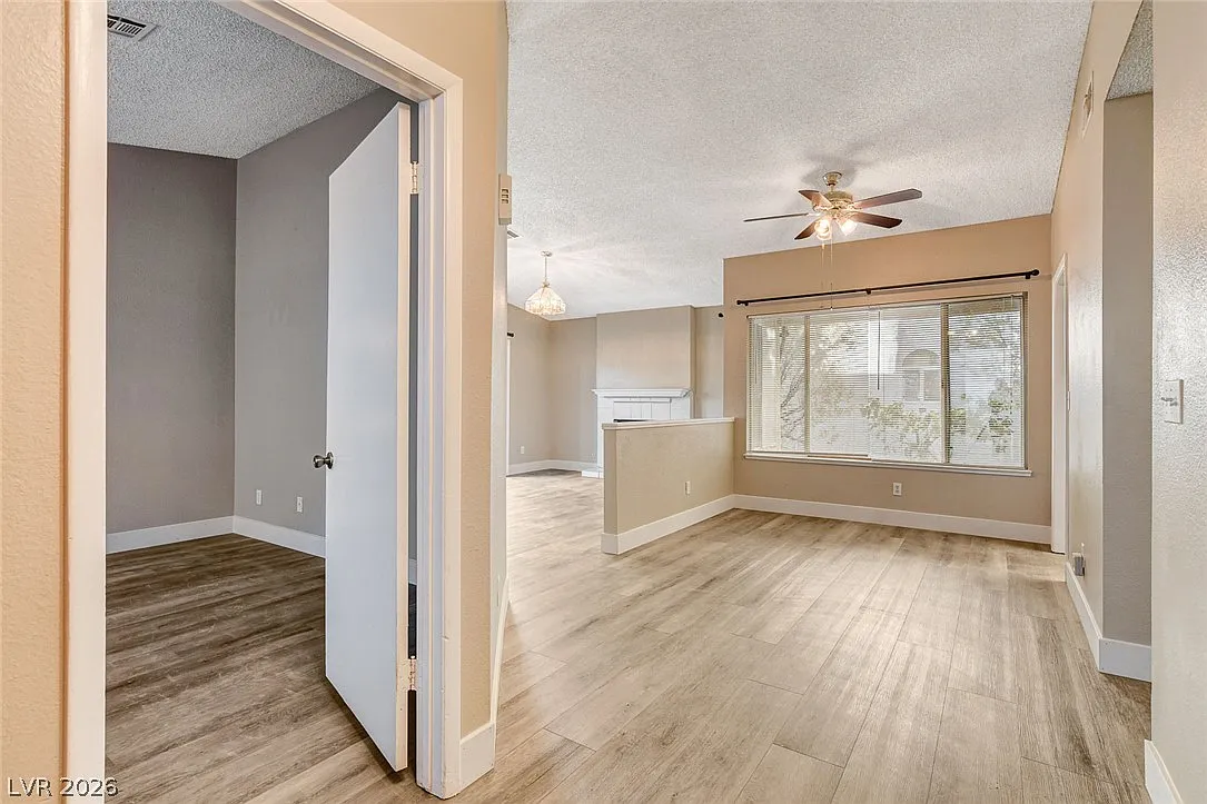 3 bed, 2.0 bath, 1175 sqft, $1,700 — Photo 3