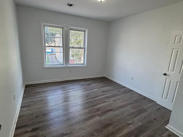 397 Myrtle Ave #4 — Photo 2