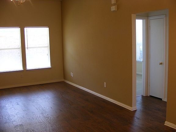2nd image of 1608 Myrtle Dr