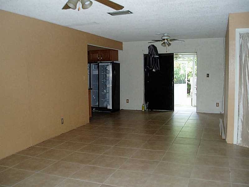 1st image of 951 SW 81st Ter