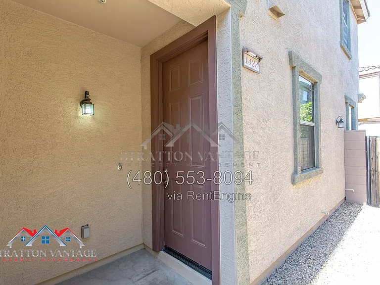 1423 N 81st Ave — Photo 5