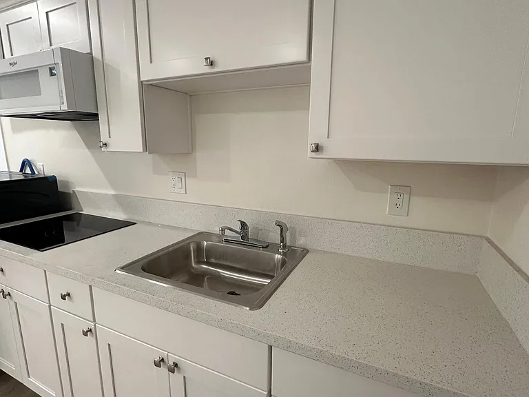491 W Carter St #2 — Photo 7