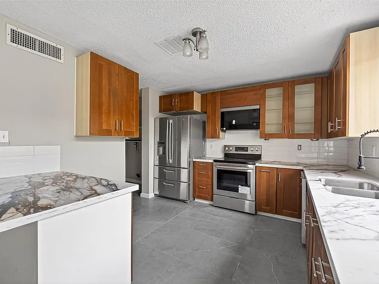 2340 Woodland Park Dr #113 — Photo 17