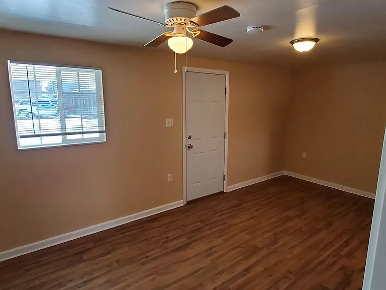 801 Denver Ave #2 — Photo 12