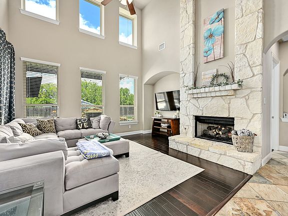 4th image of 2500 Windy Vane Dr