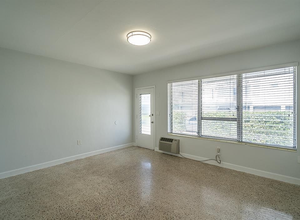 1st image of 7746 Carlyle Ave Unit 2-7746A-2