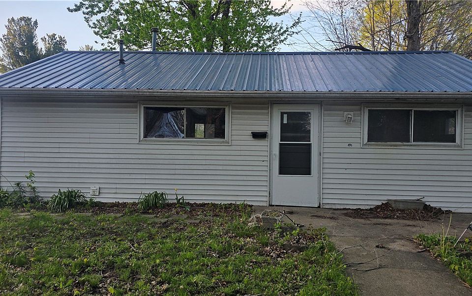 1st image of 304 Gilbert St