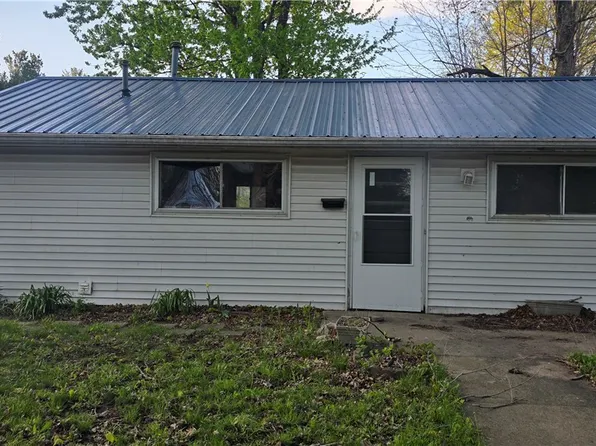 304 Gilbert St, Rossville, IL 60963
