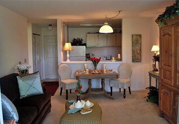 Award Winning Glenhaven Manor Model Livingroom
