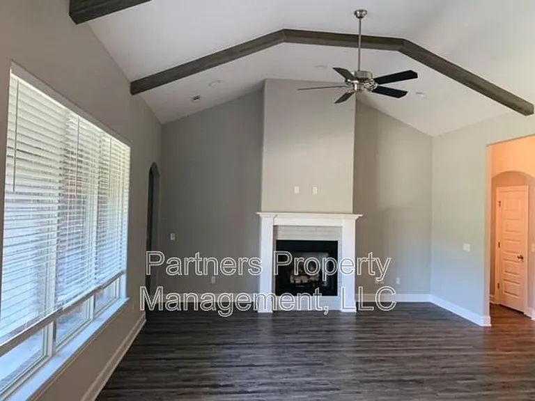 1521 N Dawes St — Photo 4