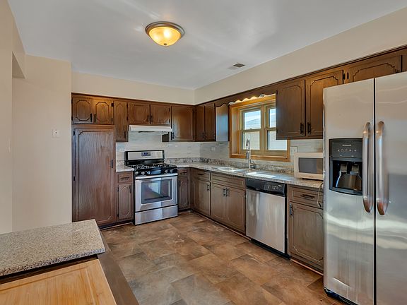 3rd image of 17001 Grissom Dr APT 3S