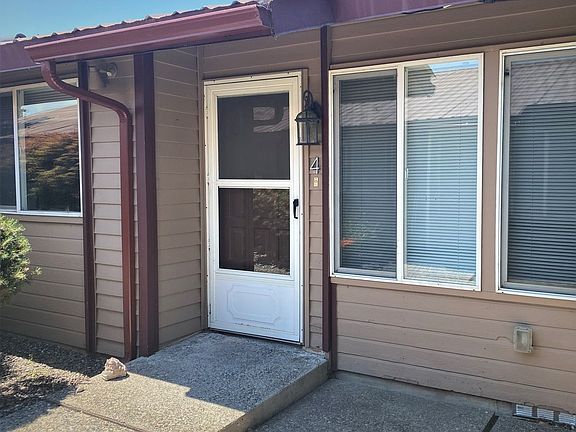 2nd image of 133 E Chelan Ave #4