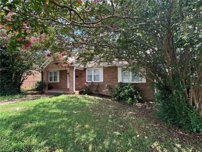109 S 5th Ave, Madison, NC, 27027