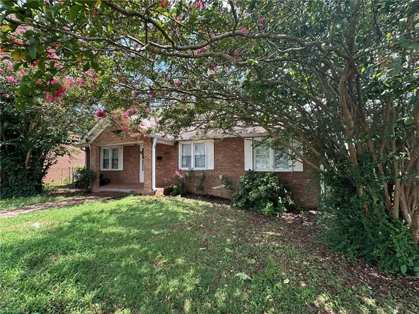109 S 5th Ave, Madison, NC 27027