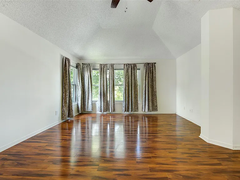13103 Wickersham Ln — Photo 26