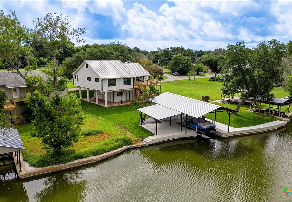 1st image of 136 Lakeside Dr