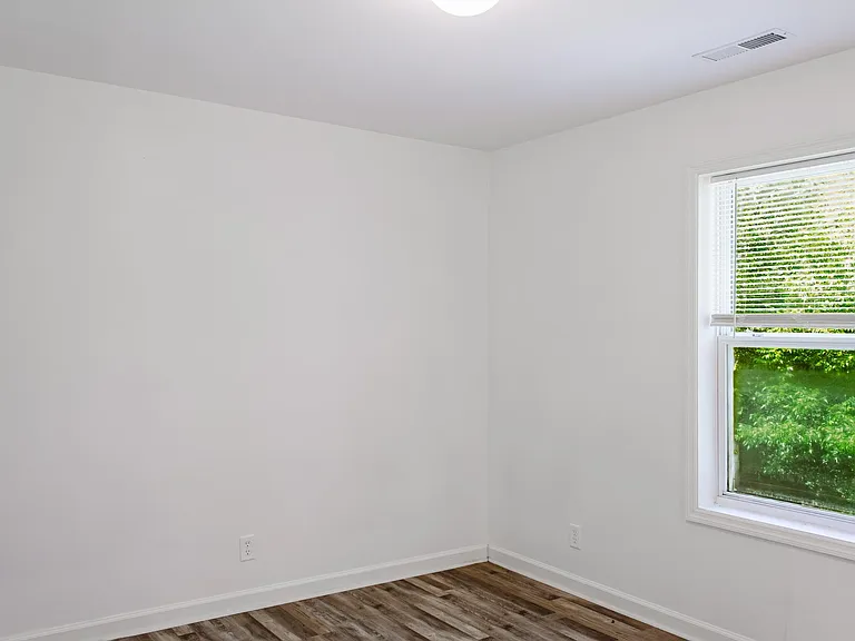 278 N Franklin St — Photo 10