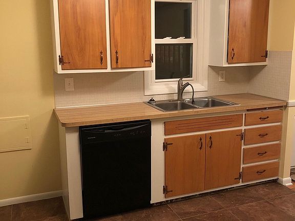 3rd image of 3928 Circlewood Dr
