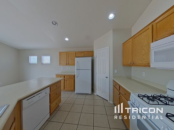4th image of 2132 Meadow Green Ave