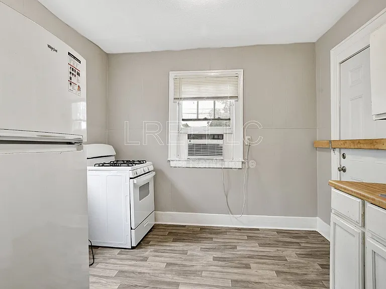 2513 Date St #2 — Photo 7