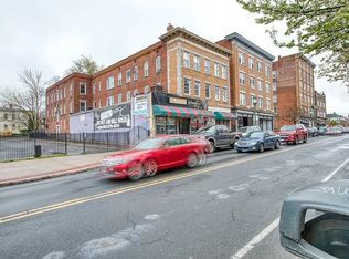 825 Park St #2N, Hartford, CT 06106