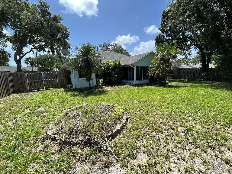 2452 Appalachian Dr — Photo 20