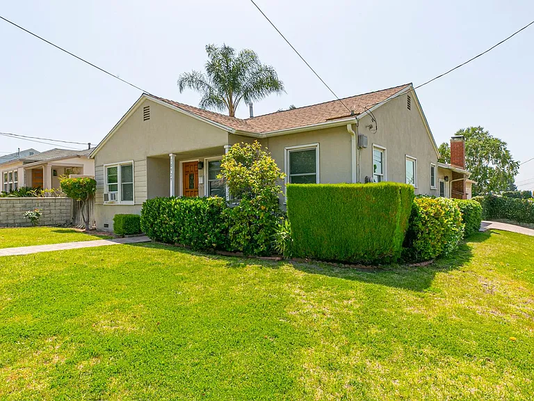10929 Whitegate Ave — Photo 8