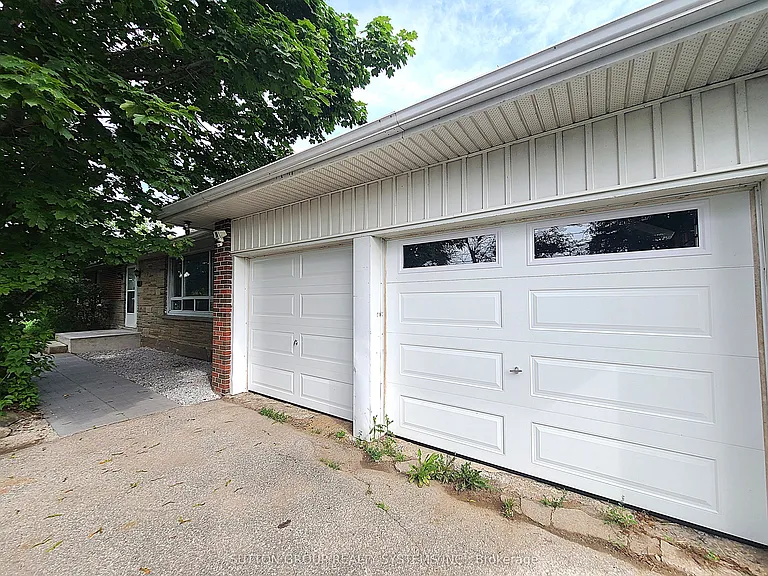 998 King Rd — Photo 2