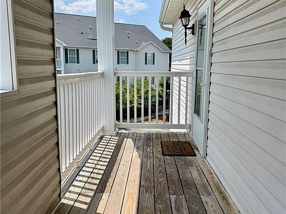 3rd image of 3009 Winston Dr