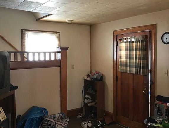 3rd image of 71 Brighton Dr