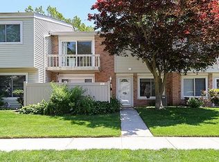 223 Springmeadow Dr UNIT E, Holbrook, NY 11741
