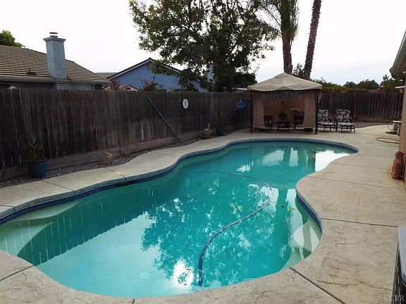 2nd image of 1149 W Pebble Dr