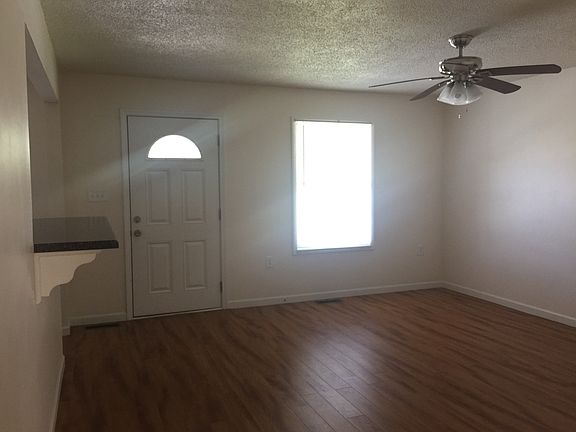 5th image of 2811 E Oakland Ave APT 5