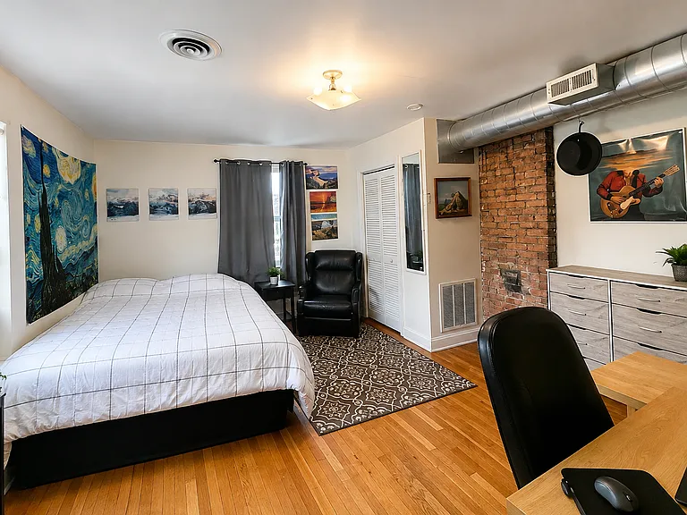 169 Windsor St #3 — Photo 4